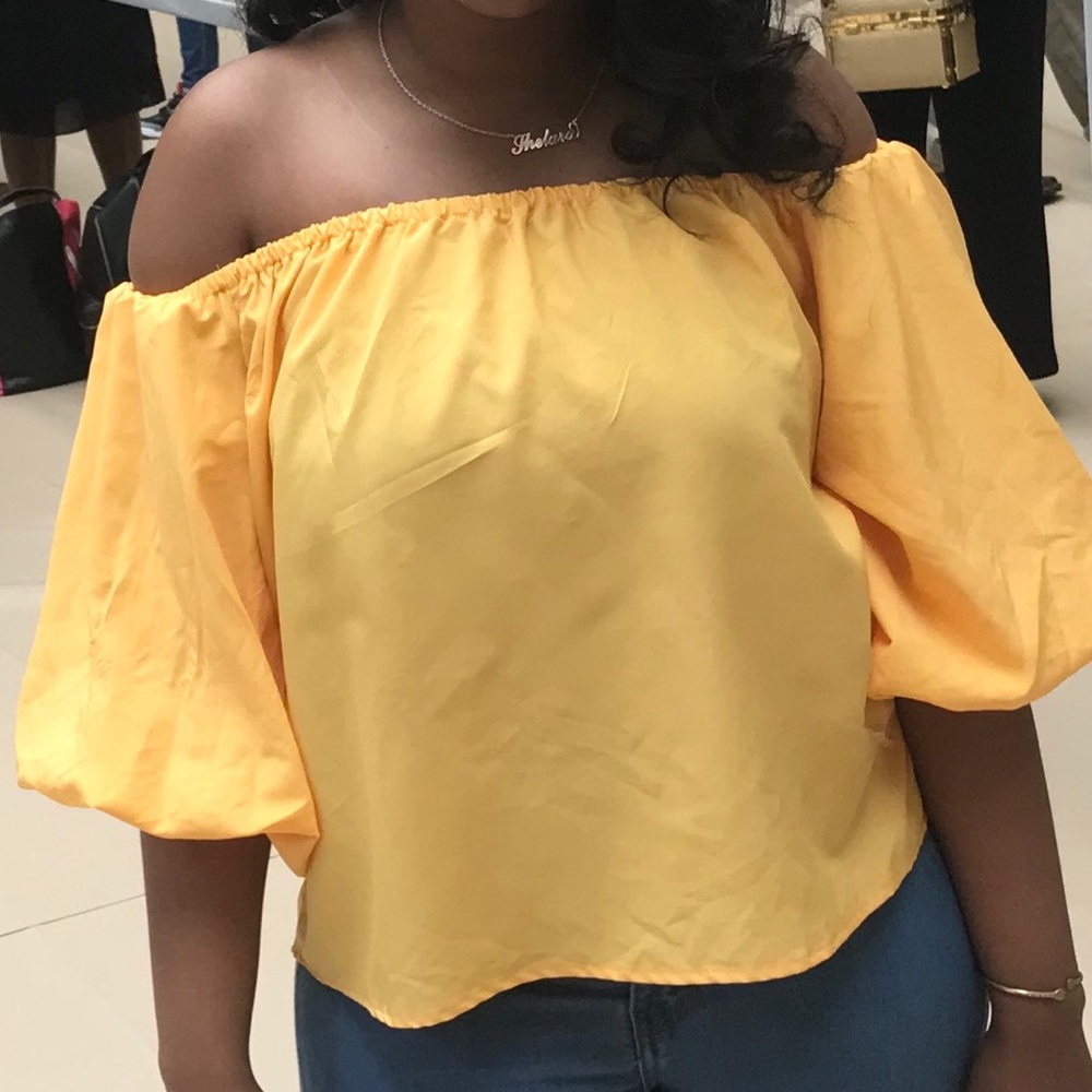 Yellow off the shoulder top💛